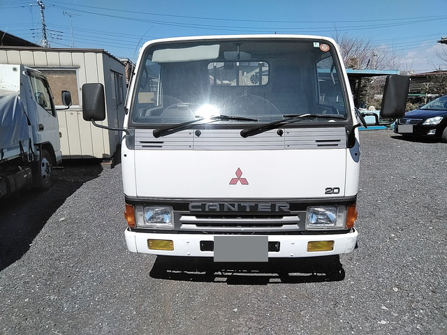 三菱ふそうキャンター平ボディ小型（2t・3t）[写真02]