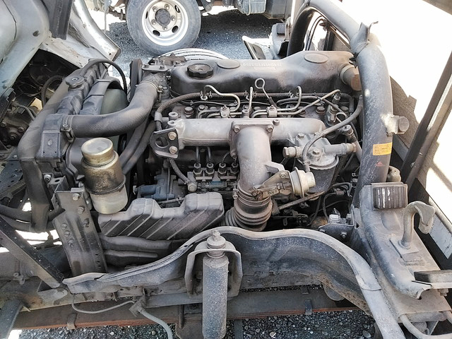 三菱ふそうキャンター平ボディ小型（2t・3t）[写真06]