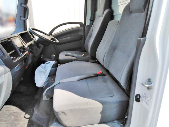 日産アトラスアルミバン小型（2t・3t）[写真16]