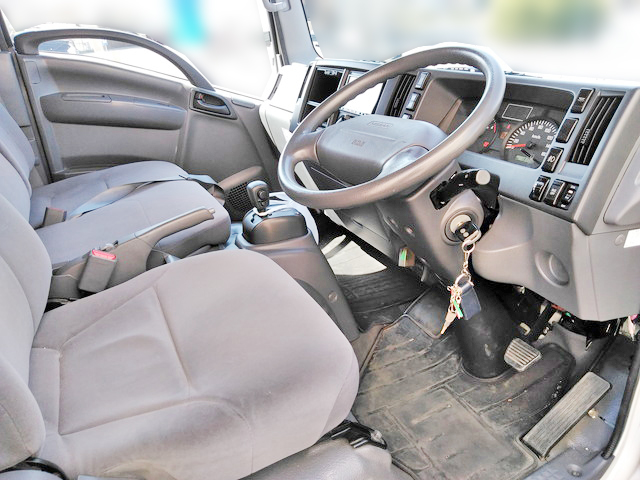 日産アトラスアルミバン小型（2t・3t）[写真17]