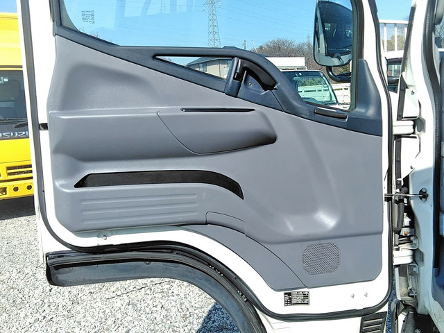 三菱ふそうキャンターユニック3段小型（2t・3t）[写真28]