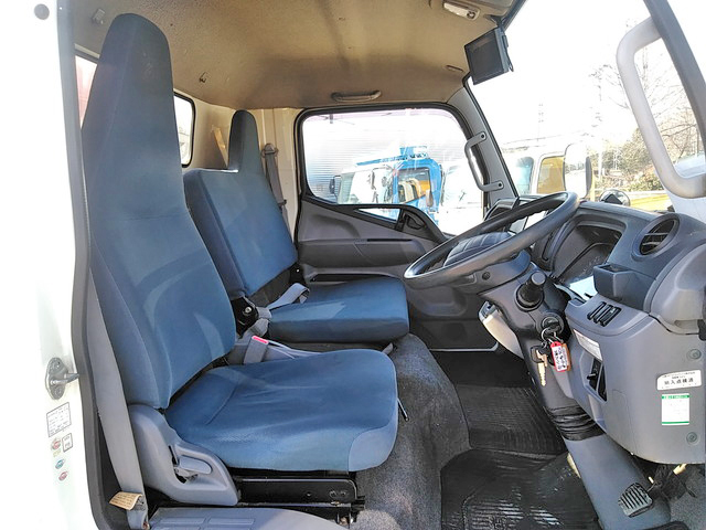 三菱ふそうキャンターユニック3段小型（2t・3t）[写真32]