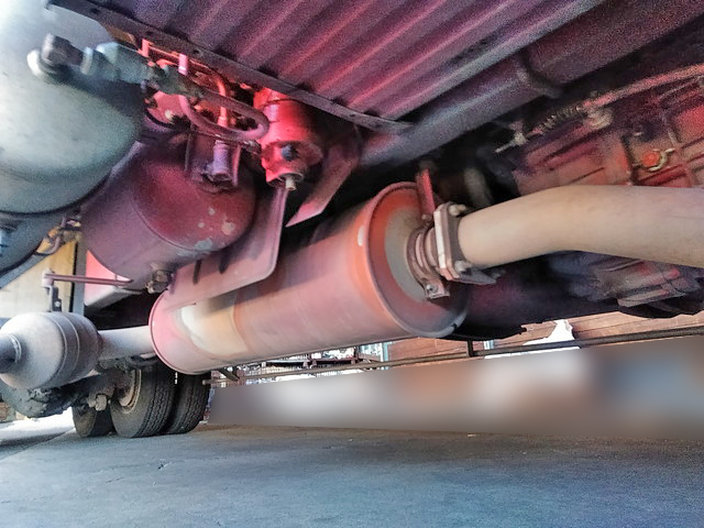 三菱ふそうスーパーグレート平ボディ大型（10t）[写真17]