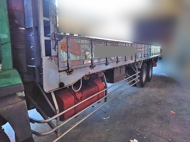 三菱ふそうスーパーグレート平ボディ大型（10t）[写真06]