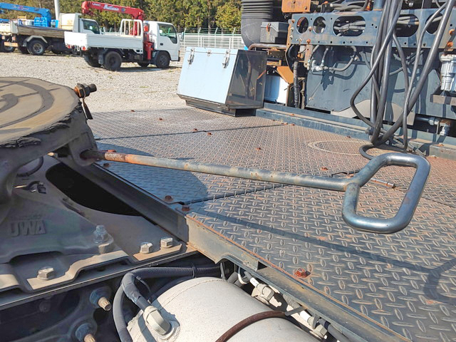 UDトラックスクオントレーラーヘッド（トラクターヘッド）大型（10t）[写真14]