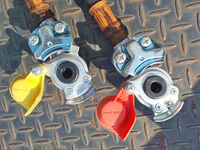 UDトラックスクオントレーラーヘッド（トラクターヘッド）大型（10t）[写真16]