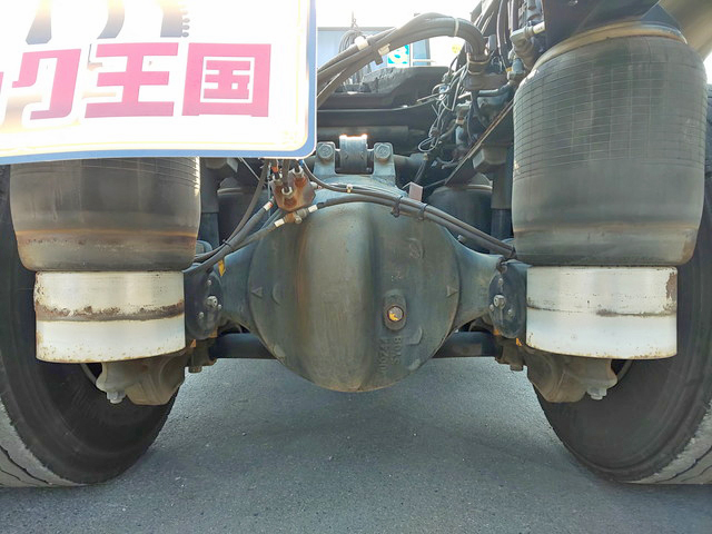 UDトラックスクオントレーラーヘッド（トラクターヘッド）大型（10t）[写真17]