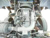 UDトラックスクオントレーラーヘッド（トラクターヘッド）大型（10t）[写真21]