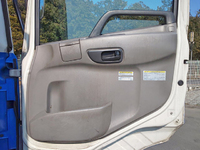 UDトラックスクオントレーラーヘッド（トラクターヘッド）大型（10t）[写真24]