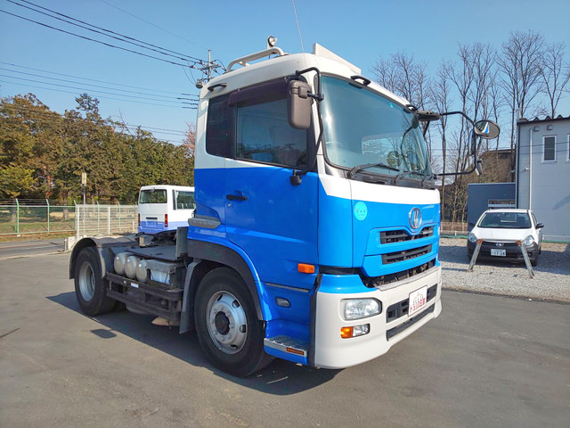 UDトラックスクオントレーラーヘッド（トラクターヘッド）大型（10t）[写真03]