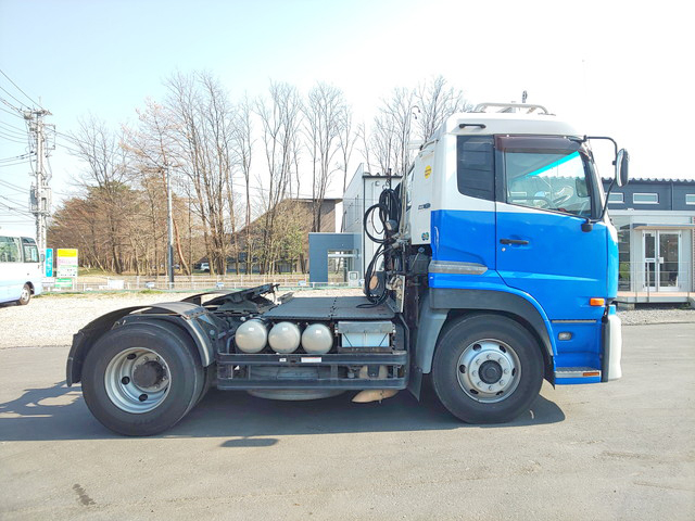 UDトラックスクオントレーラーヘッド（トラクターヘッド）大型（10t）[写真05]