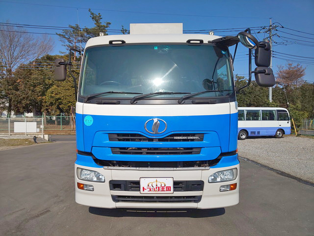 UDトラックスクオントレーラーヘッド（トラクターヘッド）大型（10t）[写真07]