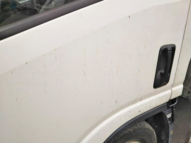 いすゞエルフアルミバン小型（2t・3t）[写真11]