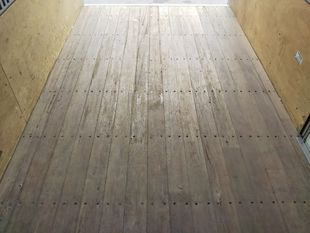 いすゞエルフアルミバン小型（2t・3t）[写真15]