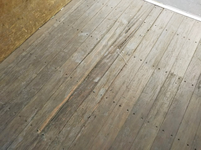 いすゞエルフアルミバン小型（2t・3t）[写真16]