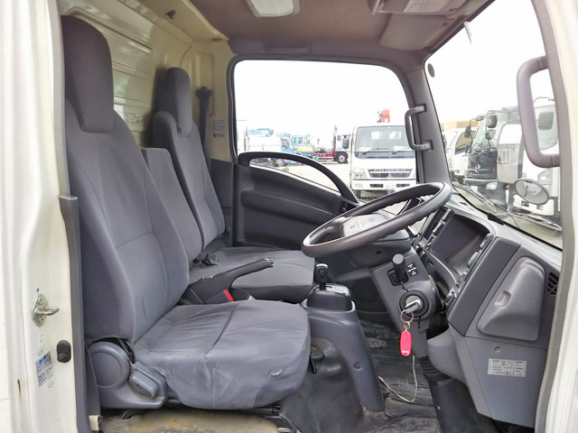 いすゞエルフアルミバン小型（2t・3t）[写真30]