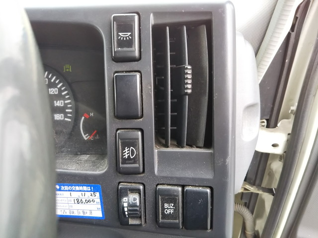 いすゞエルフアルミバン小型（2t・3t）[写真37]