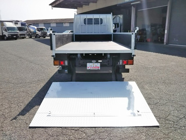 三菱ふそうキャンター平ボディ小型（2t・3t）[写真13]