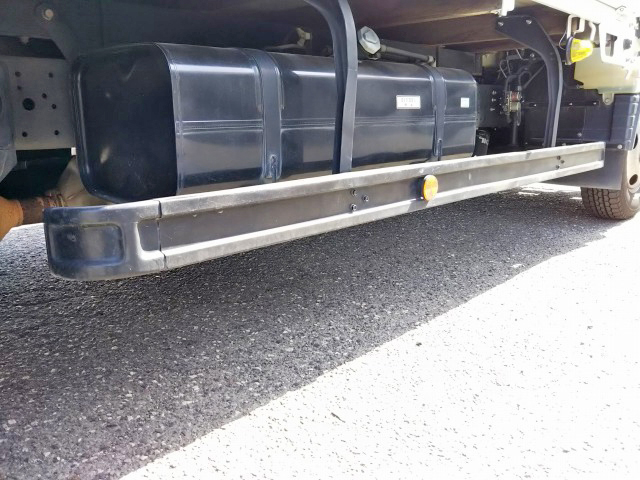 三菱ふそうキャンター平ボディ小型（2t・3t）[写真24]