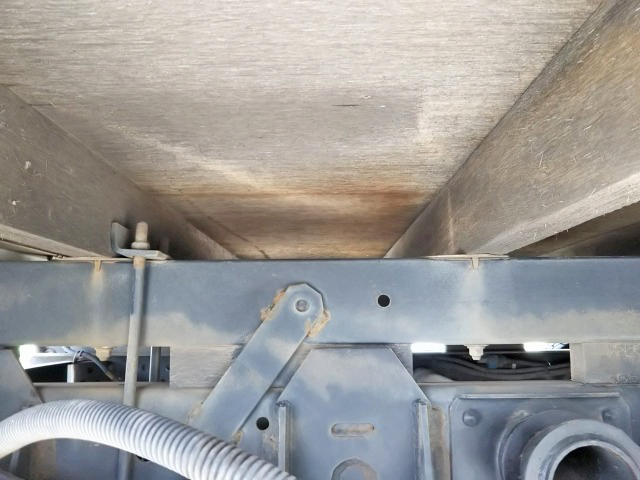 三菱ふそうキャンター平ボディ小型（2t・3t）[写真25]