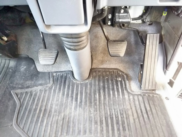 三菱ふそうキャンター平ボディ小型（2t・3t）[写真39]