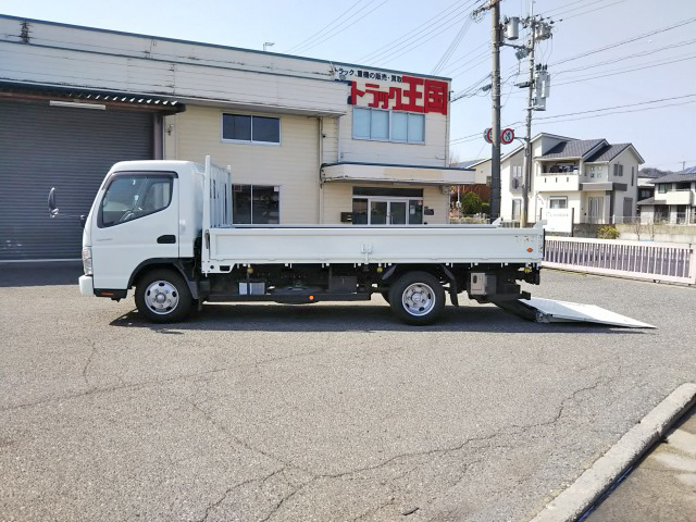 三菱ふそうキャンター平ボディ小型（2t・3t）[写真07]