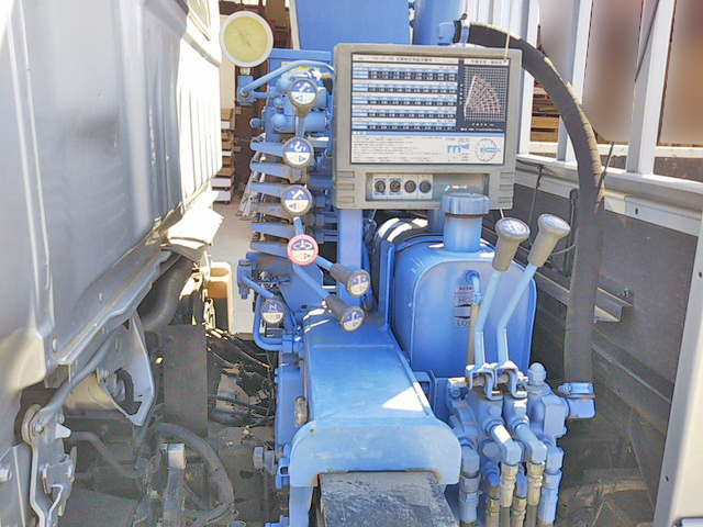 マツダタイタンクレーン6段小型（2t・3t）[写真14]