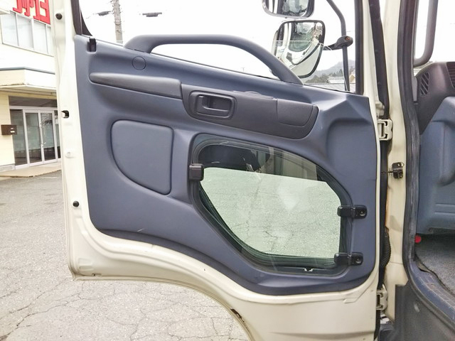 日野レンジャー平ボディ中型（4t）[写真29]