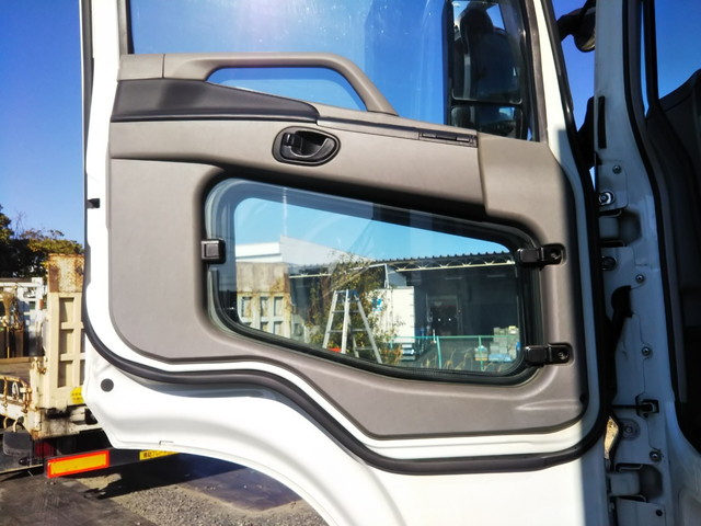 三菱ふそうスーパーグレートダンプ大型（10t）[写真23]