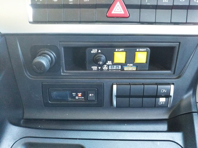 三菱ふそうスーパーグレートダンプ大型（10t）[写真31]