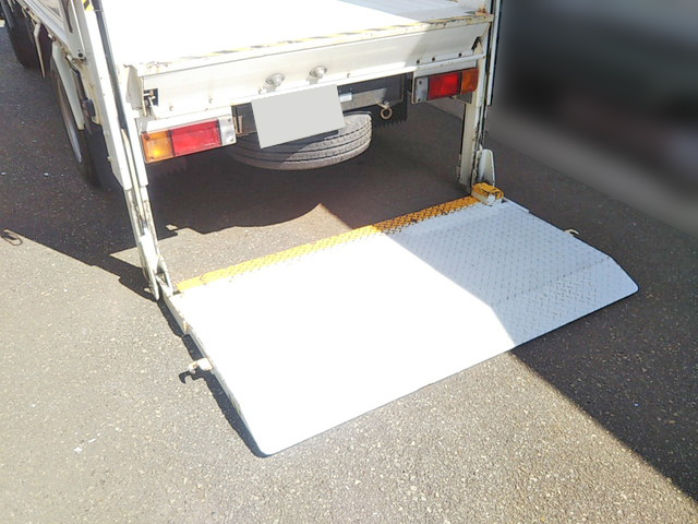 日産アトラス平ボディ小型（2t・3t）[写真09]