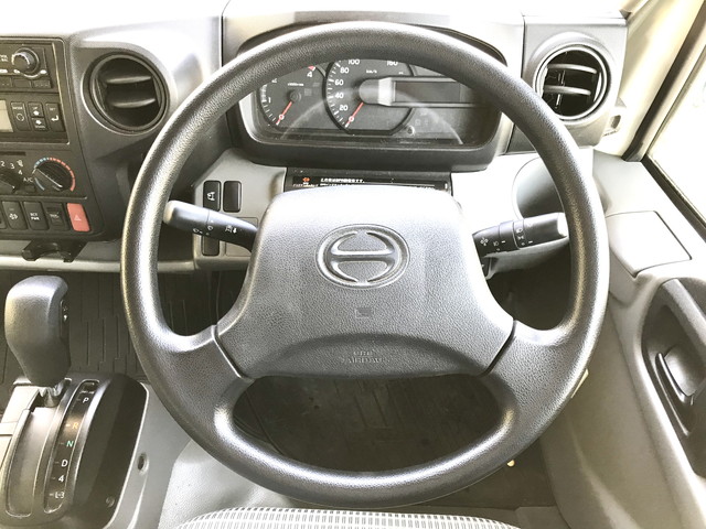 日野デュトロ冷凍車（冷蔵車）小型（2t・3t）[写真34]