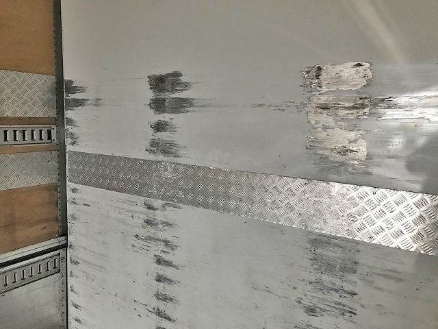 UDトラックスクオンアルミウイング大型（10t）[写真11]