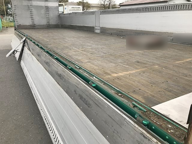 UDトラックスクオンアルミウイング大型（10t）[写真13]