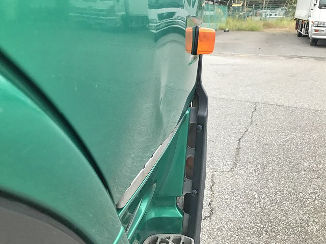 UDトラックスクオンアルミウイング大型（10t）[写真18]