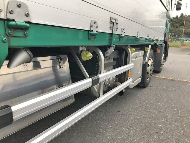 UDトラックスクオンアルミウイング大型（10t）[写真21]