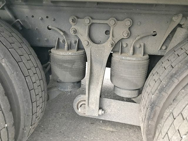 UDトラックスクオンアルミウイング大型（10t）[写真25]