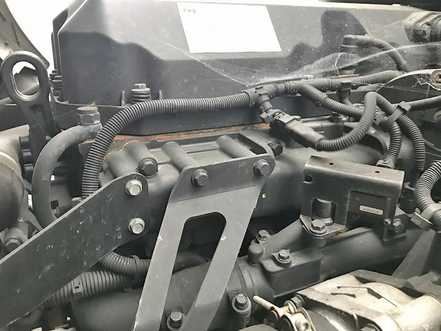 UDトラックスクオンアルミウイング大型（10t）[写真27]