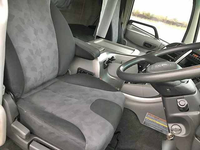 UDトラックスクオンアルミウイング大型（10t）[写真33]