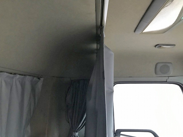 UDトラックスクオンアルミウイング大型（10t）[写真35]