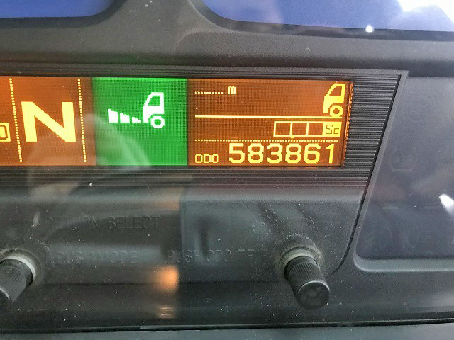 UDトラックスクオンアルミウイング大型（10t）[写真38]