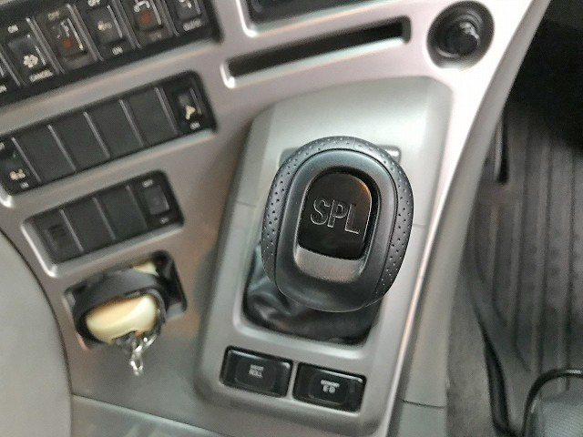 UDトラックスクオンアルミウイング大型（10t）[写真39]