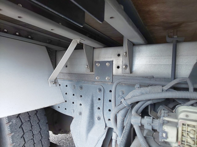 三菱ふそうキャンターアルミバン小型（2t・3t）[写真21]