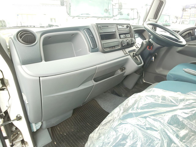 三菱ふそうキャンターアルミバン小型（2t・3t）[写真34]