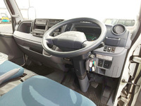 三菱ふそうキャンターアルミバン小型（2t・3t）[写真35]