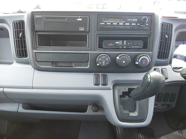 三菱ふそうキャンターアルミバン小型（2t・3t）[写真36]