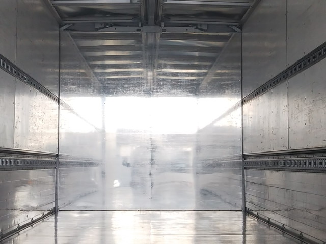 日野レンジャーアルミウイング中型（4t）[写真10]