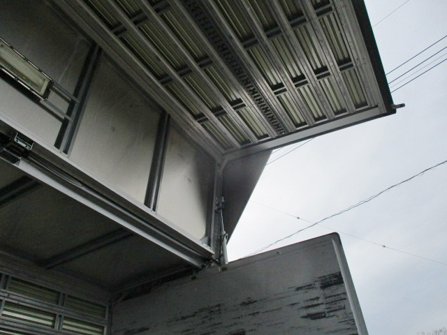 三菱ふそうファイターアルミウイング中型（4t）[写真15]