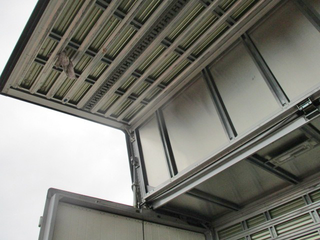 三菱ふそうファイターアルミウイング中型（4t）[写真16]