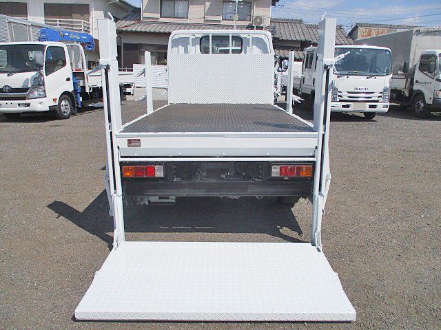 三菱ふそうキャンター平ボディ小型（2t・3t）[写真13]